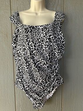 Jantzen Black & White Leopard Print Women’s Glamour Cap Sleeve Maillot Swimsuit